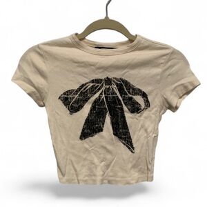 Girl Dangerous Bow Graphic Cropped Short Sleeve Shirt Size XS